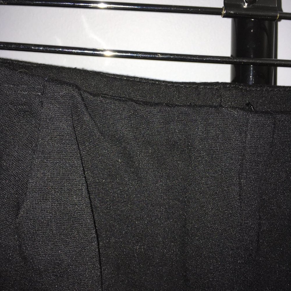 Design Lab Black Shorts - Picture 3 of 5